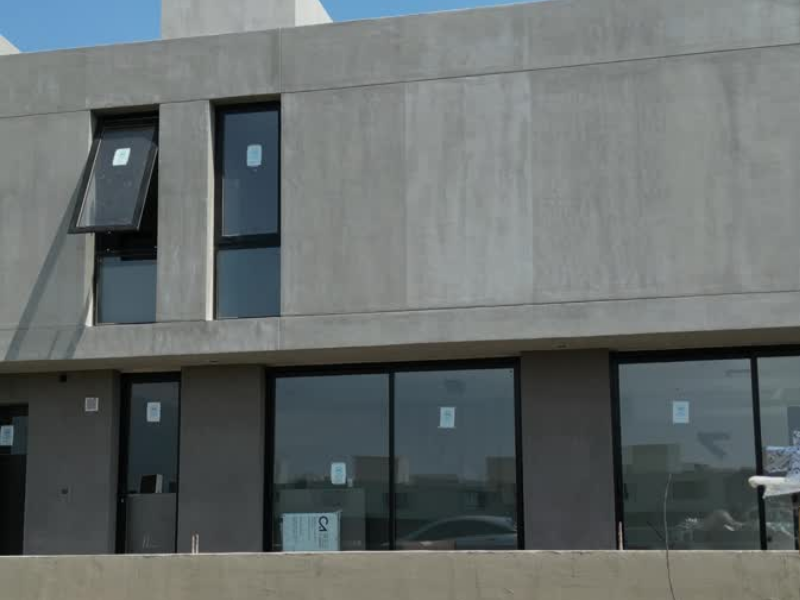 MODERNIA-SOLUCIONES-DE-ALUMINIO-PARA-DESARROLLOS-INMOBILIARIOS-COCHERAS-GALERIAS-ABERTURAS-_3_