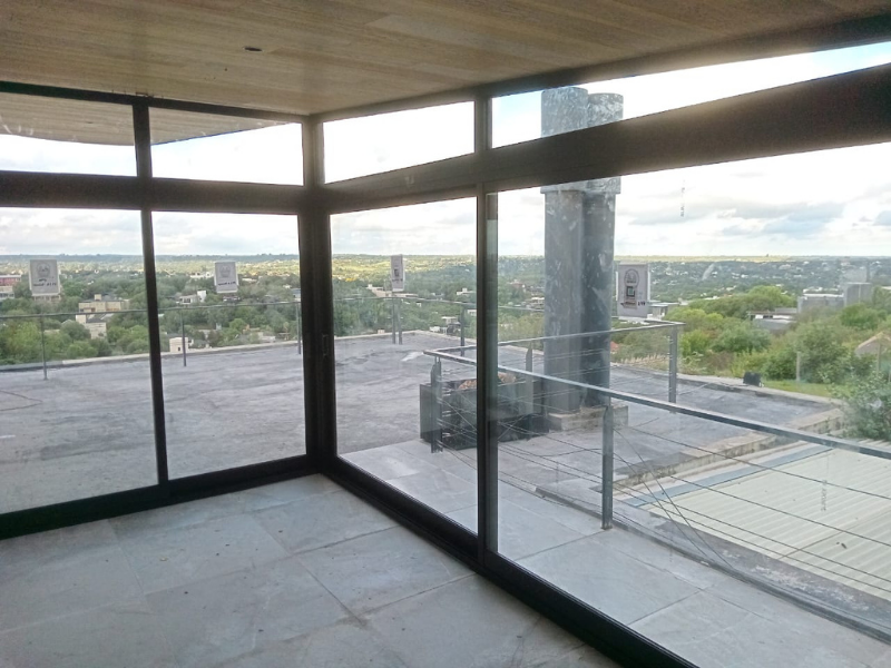 Aberturas para proyectos de gran escala: diseño, confort y eficiencia para galerías, hoteles y desarrollos corporativos